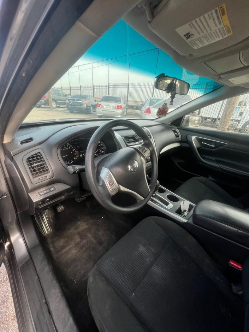 2015 GRAY NISSAN ALTIMA 2.5 (1N4AL3AP6FC) with an 2.5L engine, Continuously Variable transmission, located at 1507 S Hwy 67, Cedar Hill, TX, 75104, (972) 293-1833, 32.556370, -96.973297- Photo#5