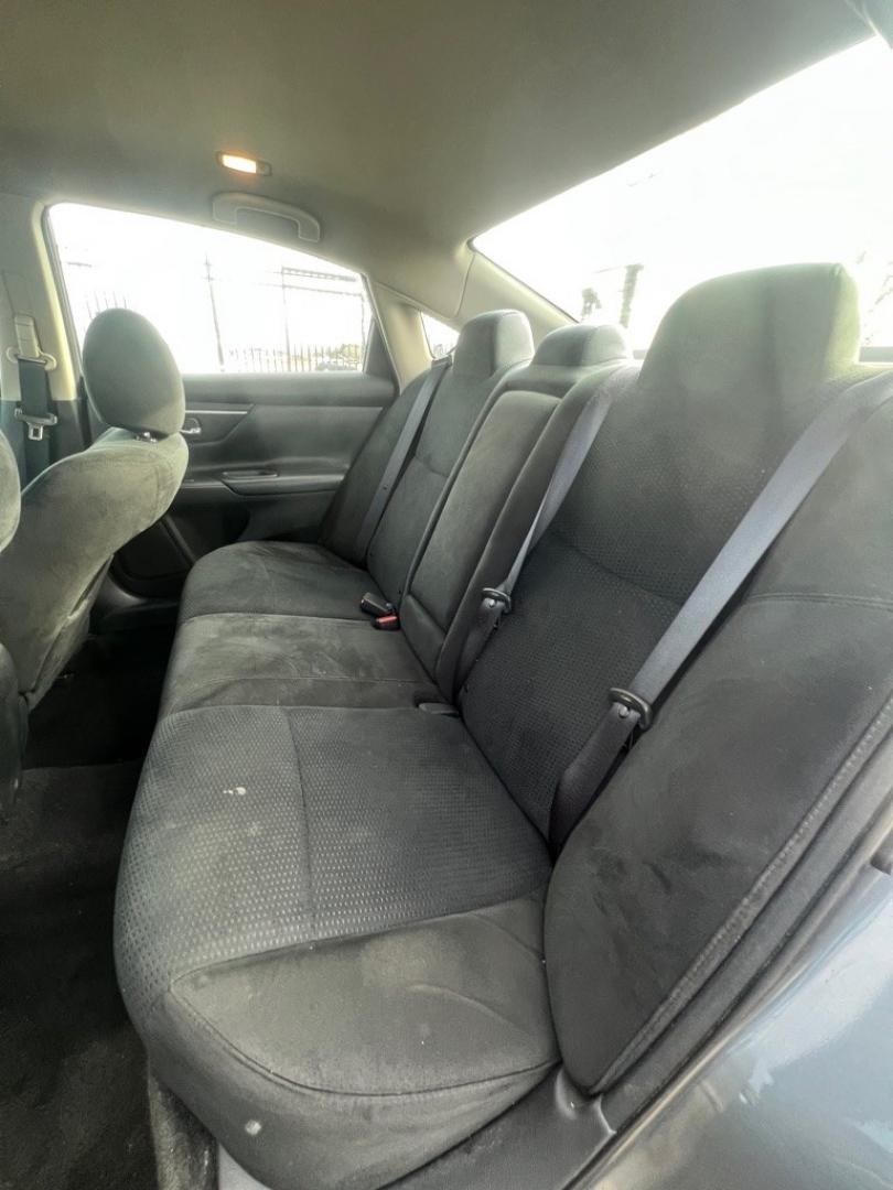 2015 GRAY NISSAN ALTIMA 2.5 (1N4AL3AP6FC) with an 2.5L engine, Continuously Variable transmission, located at 1507 S Hwy 67, Cedar Hill, TX, 75104, (972) 293-1833, 32.556370, -96.973297- Photo#6