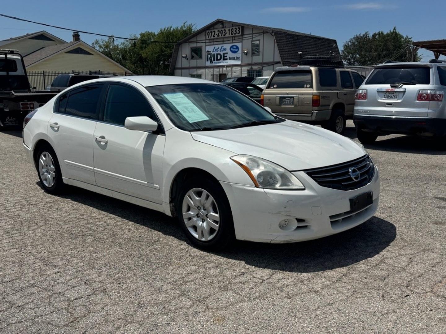 2012 WHITE NISSAN ALTIMA BASE (1N4AL2AP3CN) with an 2.5L engine, Continuously Variable transmission, located at 1507 S Hwy 67, Cedar Hill, TX, 75104, (972) 293-1833, 32.556370, -96.973297- Photo#1