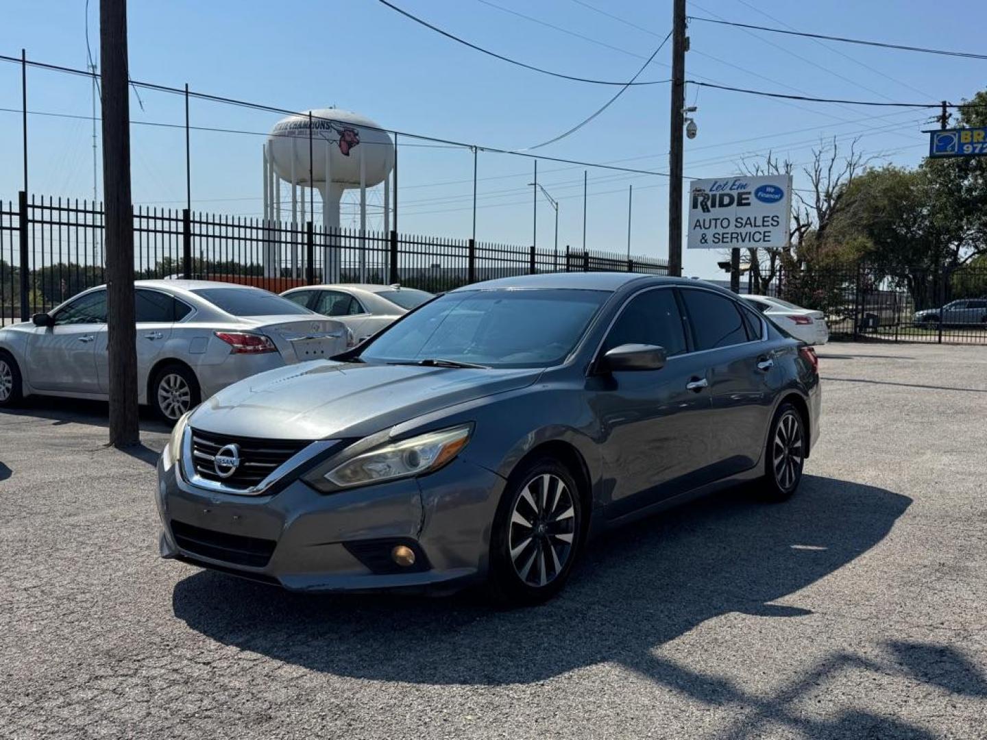 2016 GRAY NISSAN ALTIMA 2.5 (1N4AL3AP4GC) with an 2.5L engine, Continuously Variable transmission, located at 1507 S Hwy 67, Cedar Hill, TX, 75104, (972) 293-1833, 32.556370, -96.973297 - Photo#1