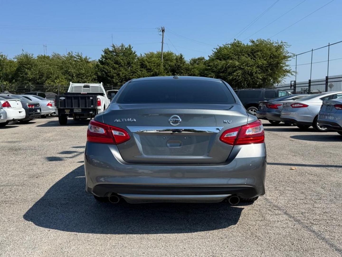 2016 GRAY NISSAN ALTIMA 2.5 (1N4AL3AP4GC) with an 2.5L engine, Continuously Variable transmission, located at 1507 S Hwy 67, Cedar Hill, TX, 75104, (972) 293-1833, 32.556370, -96.973297 - Photo#6