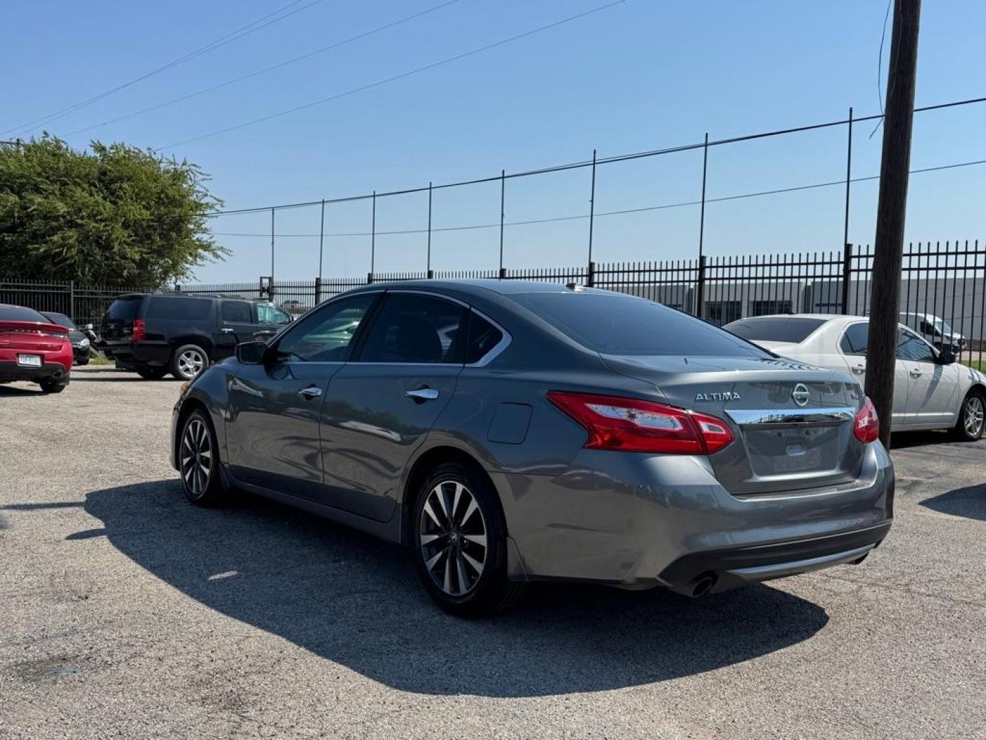 2016 GRAY NISSAN ALTIMA 2.5 (1N4AL3AP4GC) with an 2.5L engine, Continuously Variable transmission, located at 1507 S Hwy 67, Cedar Hill, TX, 75104, (972) 293-1833, 32.556370, -96.973297 - Photo#7