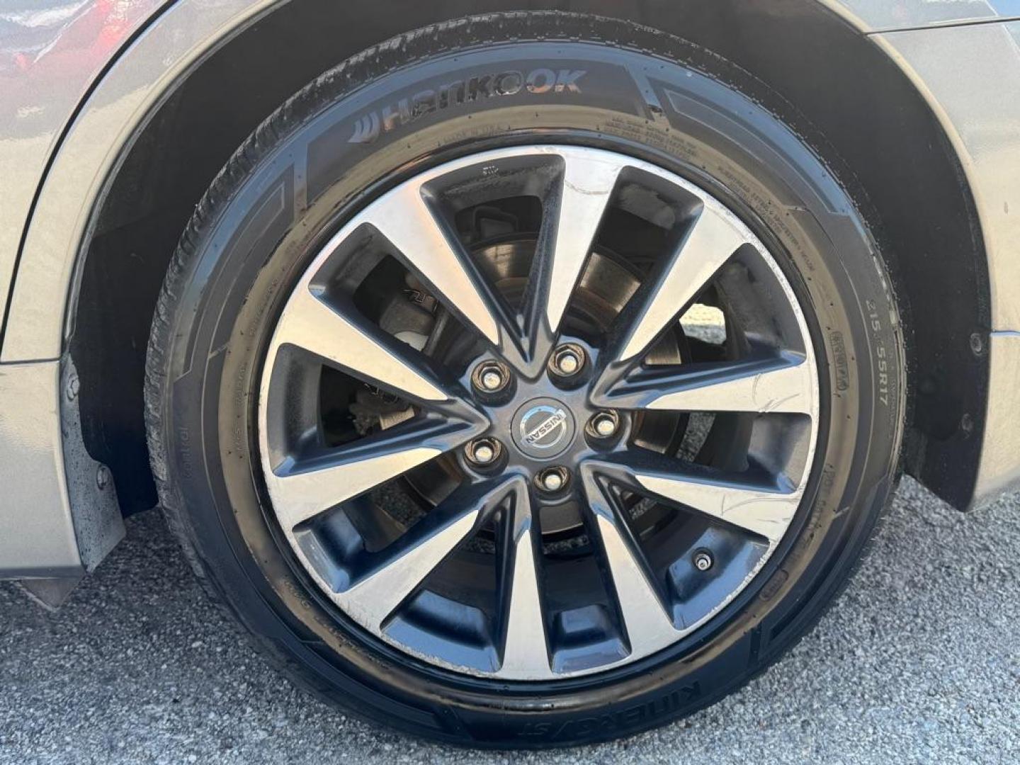 2016 GRAY NISSAN ALTIMA 2.5 (1N4AL3AP4GC) with an 2.5L engine, Continuously Variable transmission, located at 1507 S Hwy 67, Cedar Hill, TX, 75104, (972) 293-1833, 32.556370, -96.973297 - Photo#10