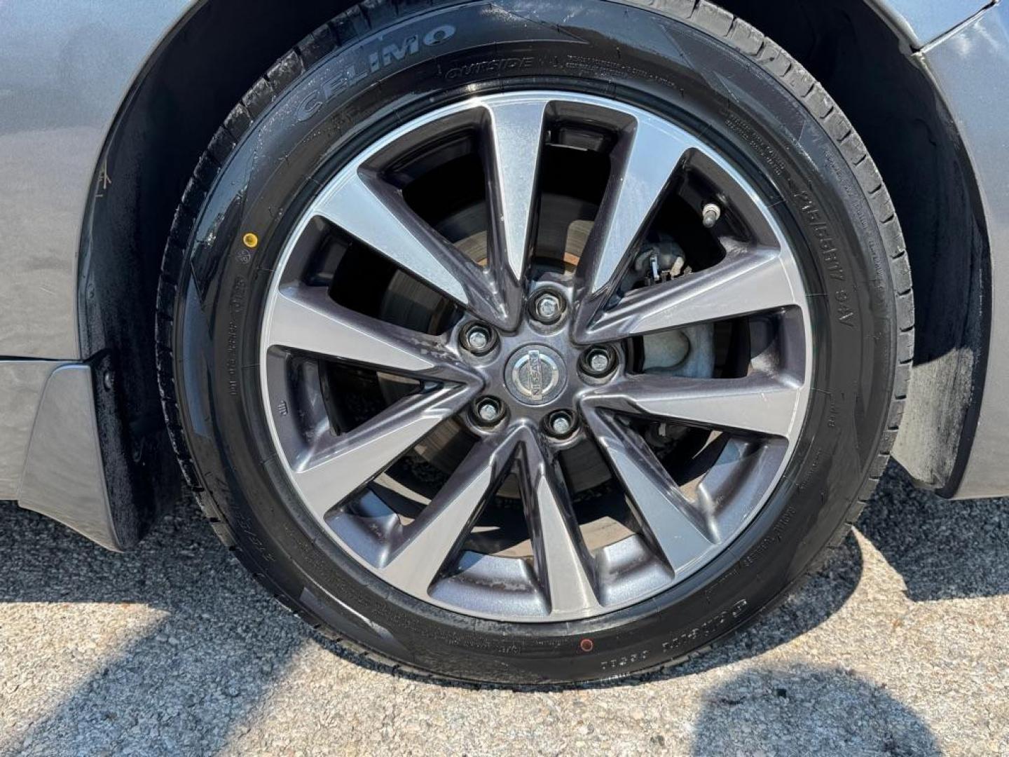 2016 GRAY NISSAN ALTIMA 2.5 (1N4AL3AP4GC) with an 2.5L engine, Continuously Variable transmission, located at 1507 S Hwy 67, Cedar Hill, TX, 75104, (972) 293-1833, 32.556370, -96.973297 - Photo#12