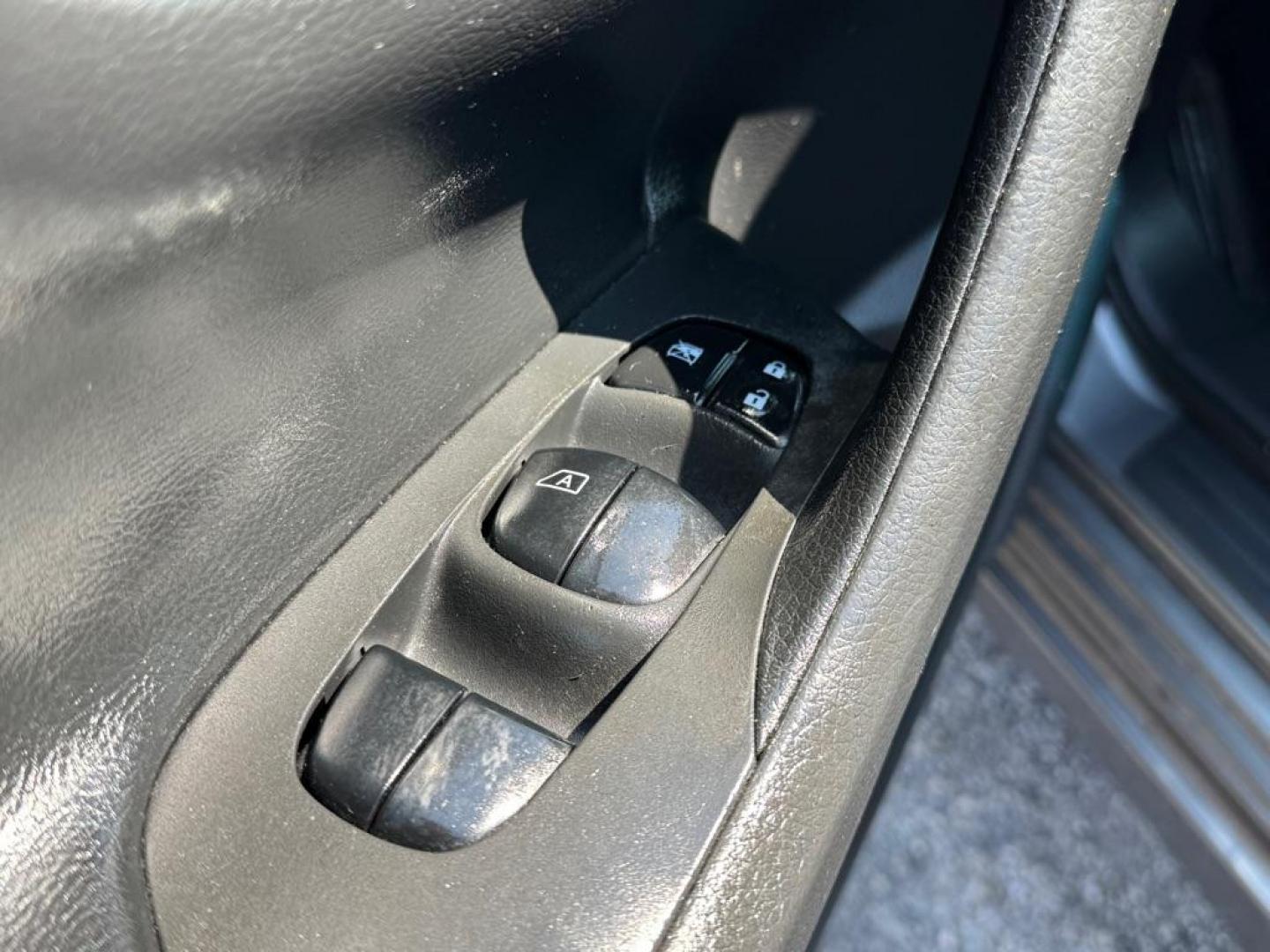 2016 GRAY NISSAN ALTIMA 2.5 (1N4AL3AP4GC) with an 2.5L engine, Continuously Variable transmission, located at 1507 S Hwy 67, Cedar Hill, TX, 75104, (972) 293-1833, 32.556370, -96.973297 - Photo#15