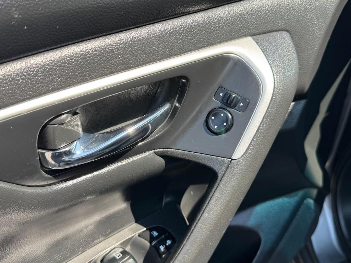 2016 GRAY NISSAN ALTIMA 2.5 (1N4AL3AP4GC) with an 2.5L engine, Continuously Variable transmission, located at 1507 S Hwy 67, Cedar Hill, TX, 75104, (972) 293-1833, 32.556370, -96.973297 - Photo#16