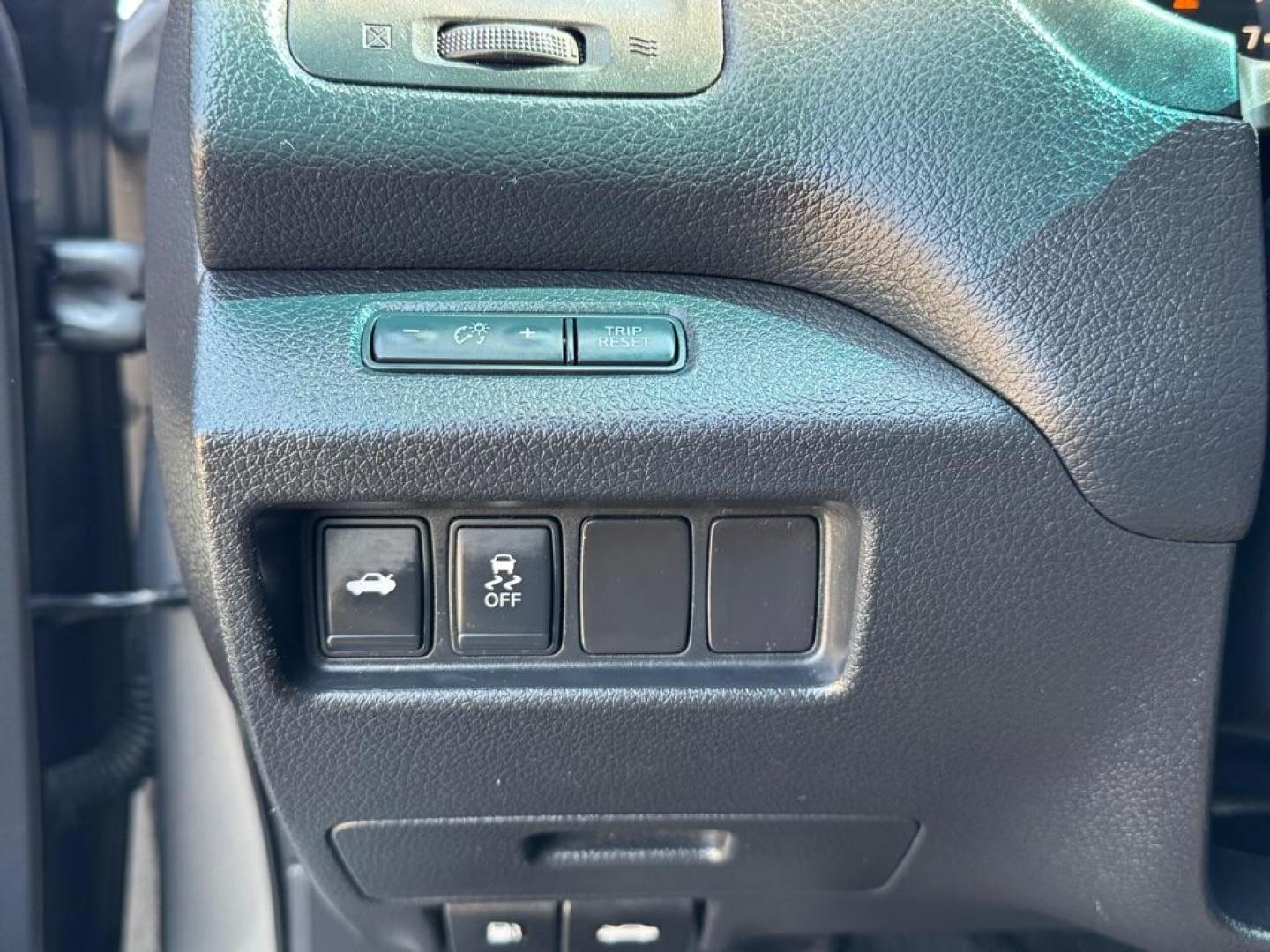 2016 GRAY NISSAN ALTIMA 2.5 (1N4AL3AP4GC) with an 2.5L engine, Continuously Variable transmission, located at 1507 S Hwy 67, Cedar Hill, TX, 75104, (972) 293-1833, 32.556370, -96.973297 - Photo#20