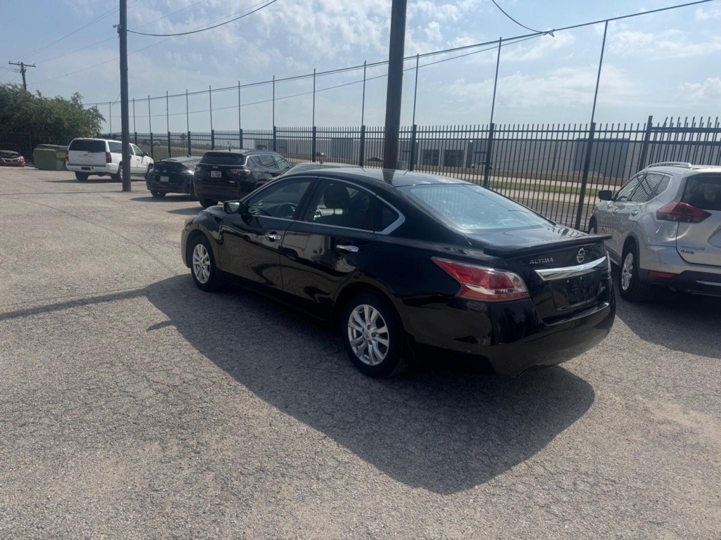 2014 BLACK NISSAN ALTIMA 2.5 (1N4AL3APXEN) with an 2.5L engine, Continuously Variable transmission, located at 1507 S Hwy 67, Cedar Hill, TX, 75104, (972) 293-1833, 32.556370, -96.973297- Photo#3