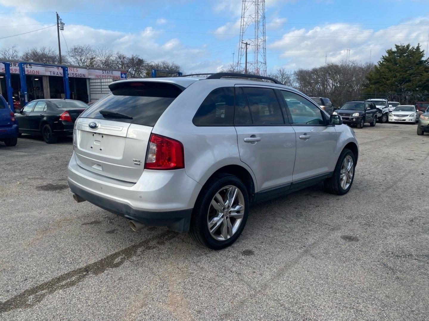 2012 SILVER FORD EDGE SEL (2FMDK4JC9CB) with an 3.5L engine, Automatic transmission, located at 1507 S Hwy 67, Cedar Hill, TX, 75104, (972) 293-1833, 32.556370, -96.973297- Photo#2