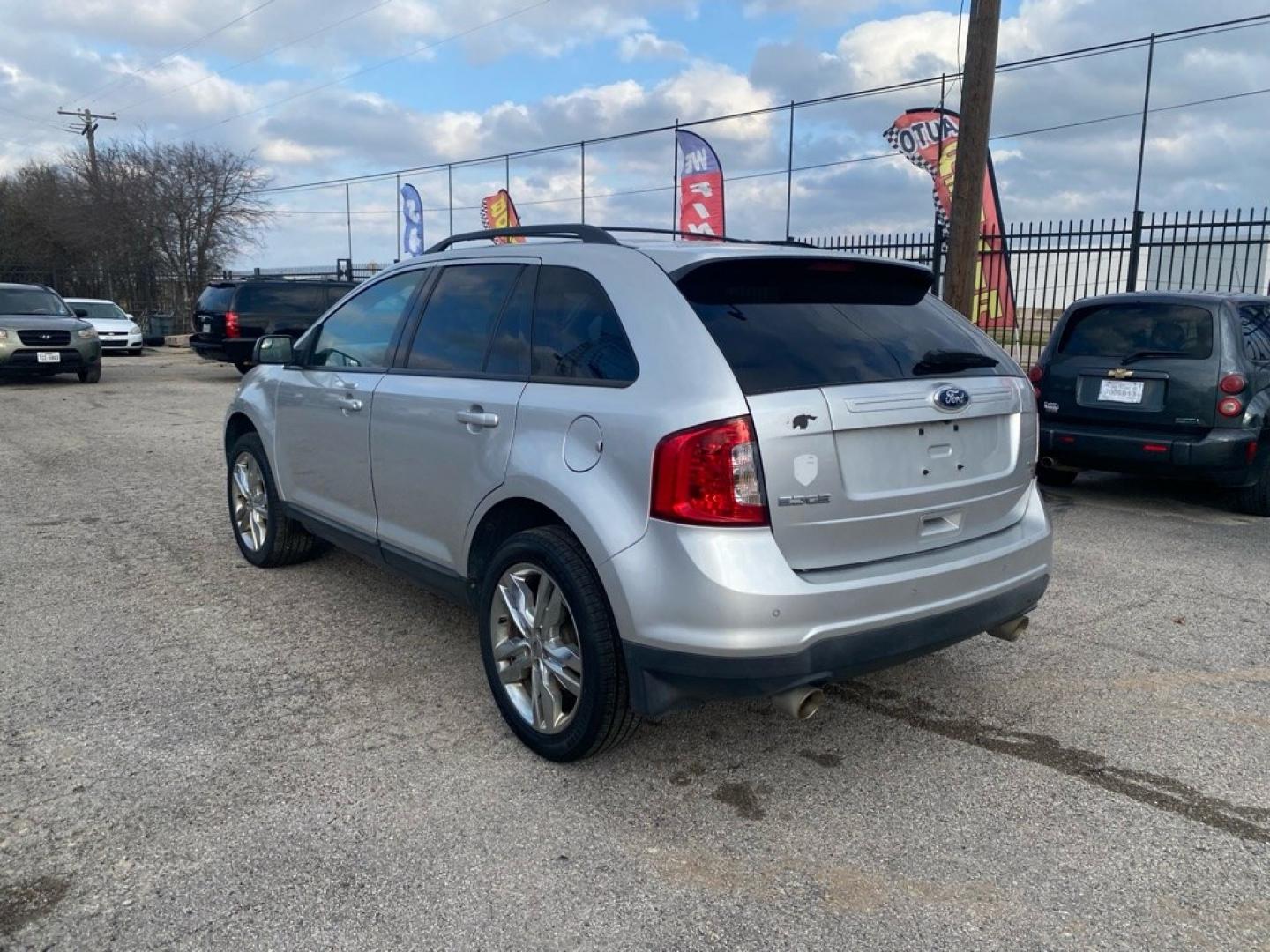 2012 SILVER FORD EDGE SEL (2FMDK4JC9CB) with an 3.5L engine, Automatic transmission, located at 1507 S Hwy 67, Cedar Hill, TX, 75104, (972) 293-1833, 32.556370, -96.973297- Photo#3