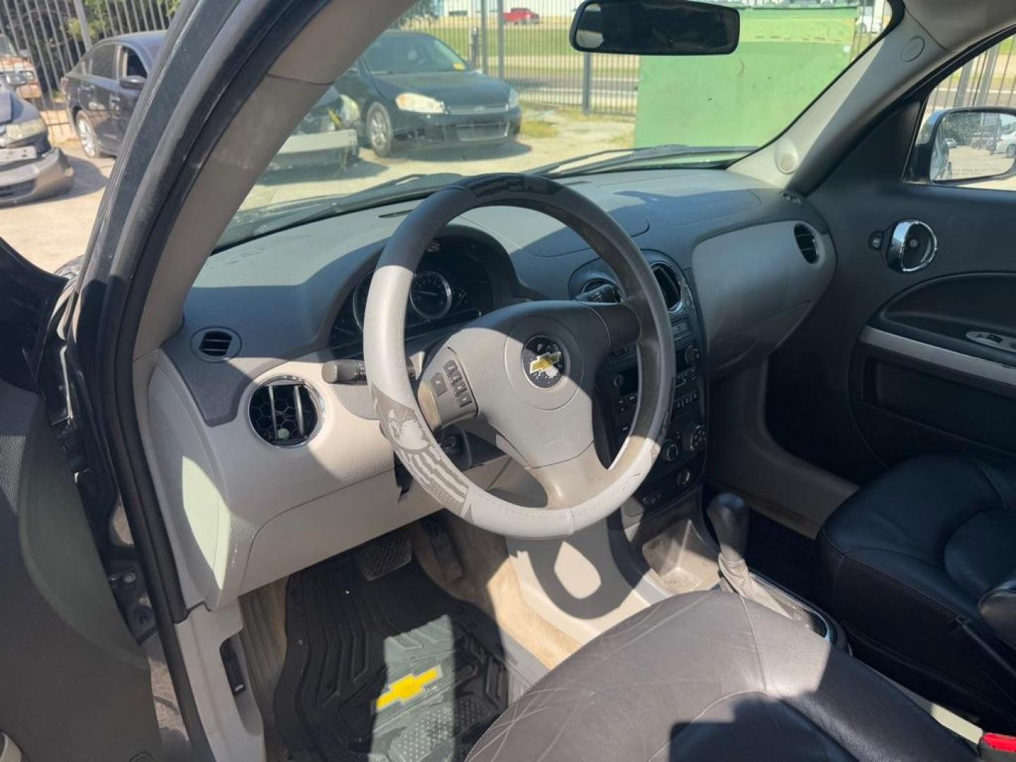 2011 GRAY CHEVROLET HHR LT (3GNBABFW5BS) with an 2.2L engine, Automatic transmission, located at 1507 S Hwy 67, Cedar Hill, TX, 75104, (972) 293-1833, 32.556370, -96.973297 - Photo#4