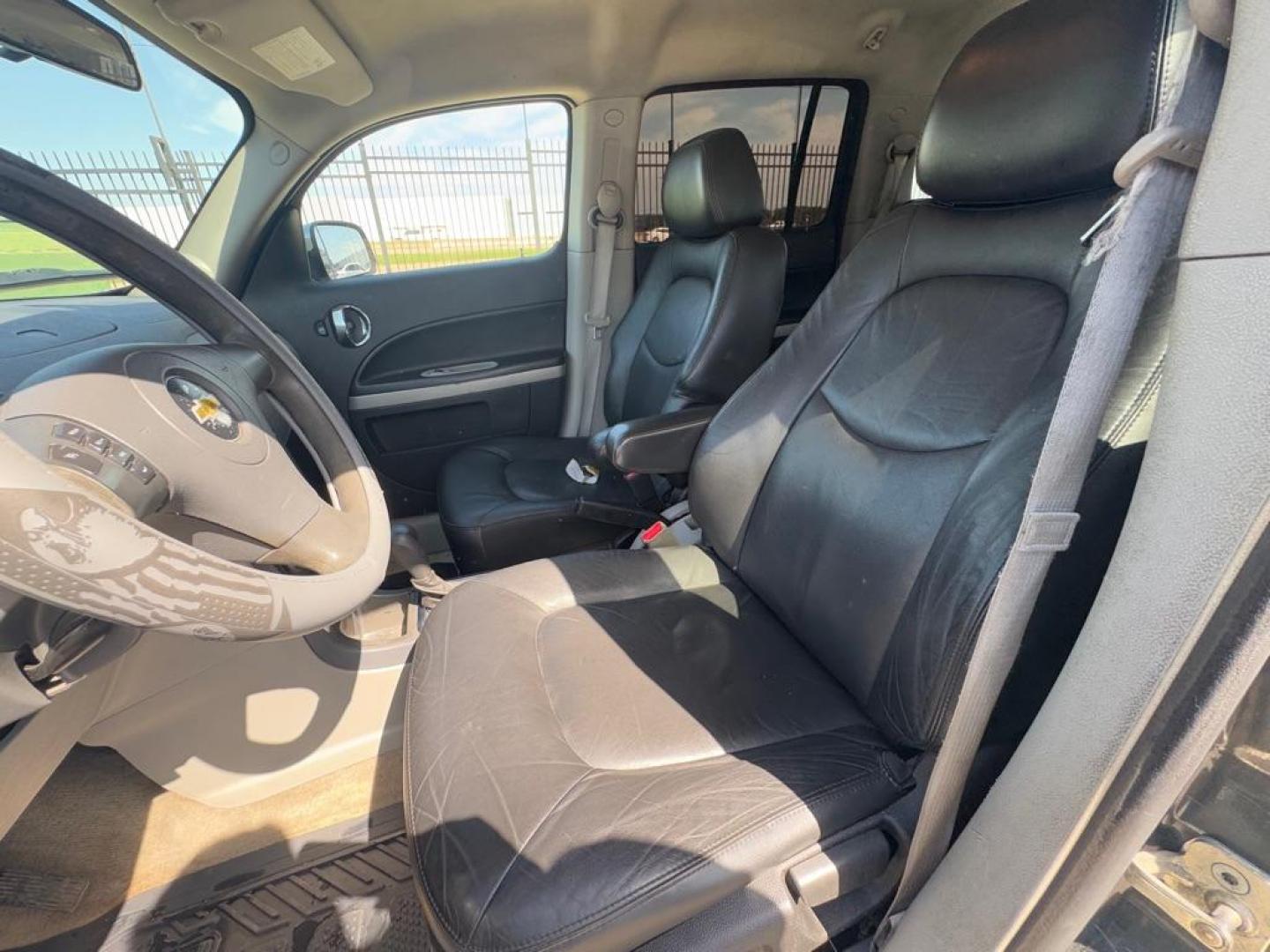 2011 GRAY CHEVROLET HHR LT (3GNBABFW5BS) with an 2.2L engine, Automatic transmission, located at 1507 S Hwy 67, Cedar Hill, TX, 75104, (972) 293-1833, 32.556370, -96.973297 - Photo#5