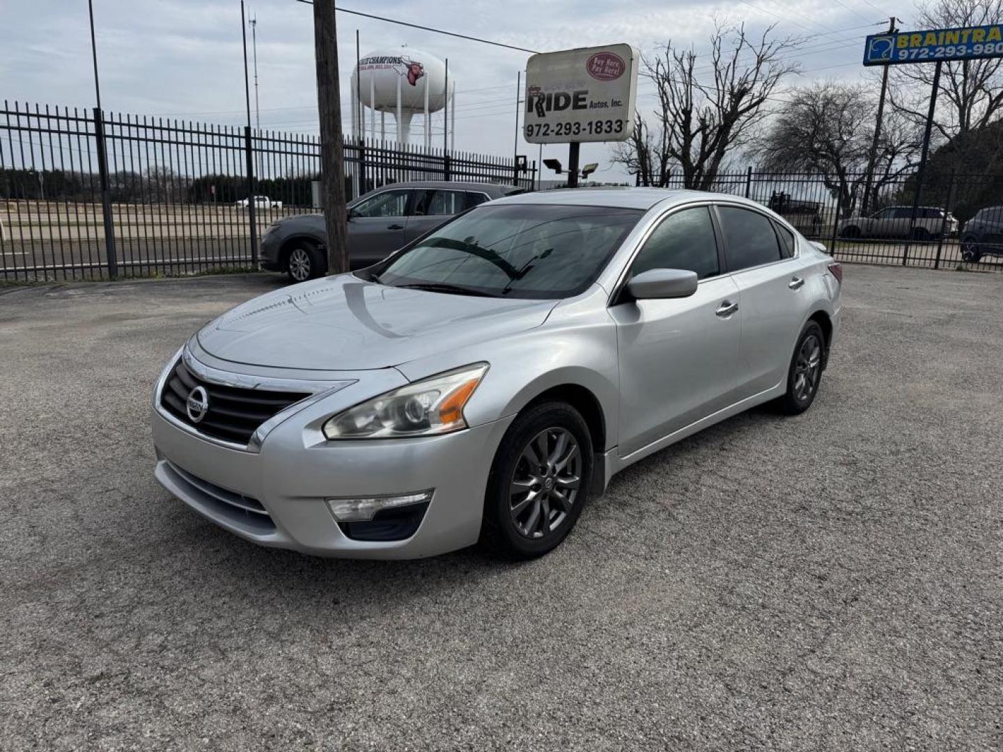 2015 SILVER NISSAN ALTIMA 2.5 (1N4AL3AP2FC) with an 2.5L engine, Continuously Variable transmission, located at 1507 S Hwy 67, Cedar Hill, TX, 75104, (972) 293-1833, 32.556370, -96.973297 - Photo#0