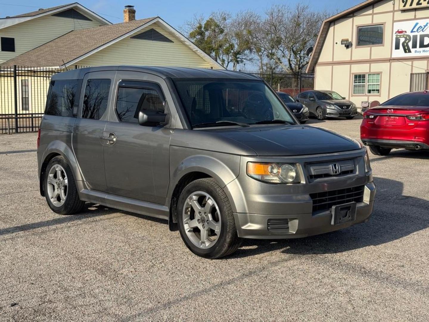 2008 GRAY HONDA ELEMENT SC (5J6YH18988L) with an 2.4L engine, Automatic transmission, located at 1507 S Hwy 67, Cedar Hill, TX, 75104, (972) 293-1833, 32.556370, -96.973297 - Photo#1