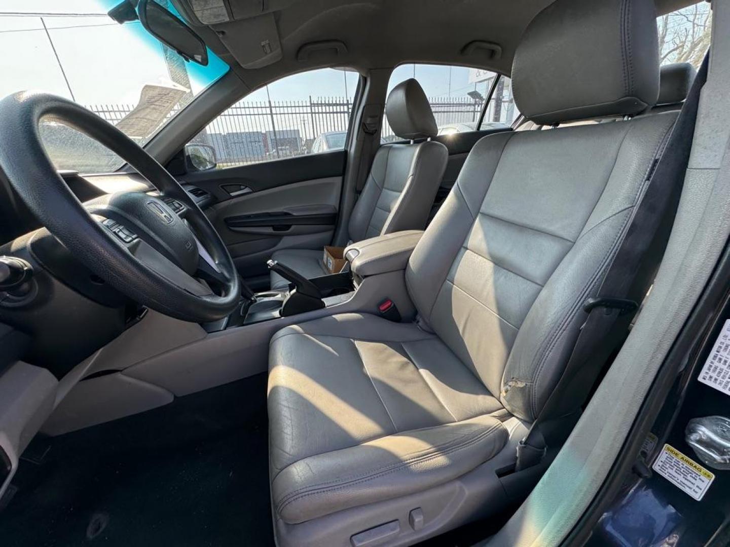 2009 BLUE HONDA ACCORD LXP (JHMCP26419C) with an 2.4L engine, Automatic transmission, located at 1507 S Hwy 67, Cedar Hill, TX, 75104, (972) 293-1833, 32.556370, -96.973297 - Photo#5