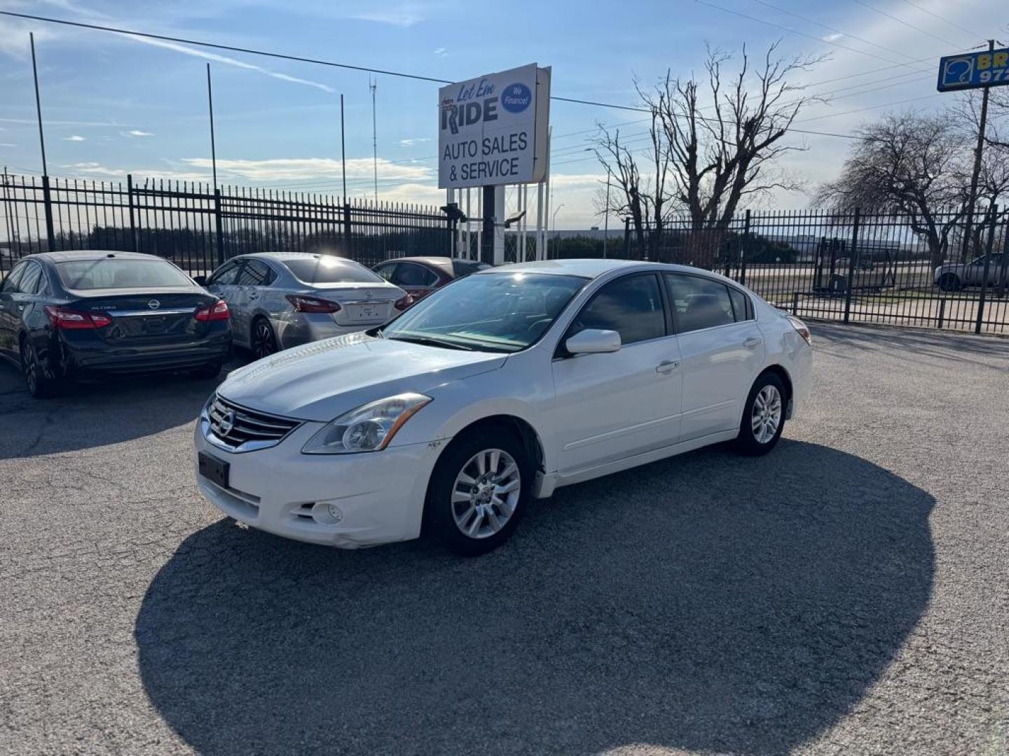 2012 WHITE NISSAN ALTIMA BASE (1N4AL2APXCN) with an 2.5L engine, Continuously Variable transmission, located at 1507 S Hwy 67, Cedar Hill, TX, 75104, (972) 293-1833, 32.556370, -96.973297 - Photo#0