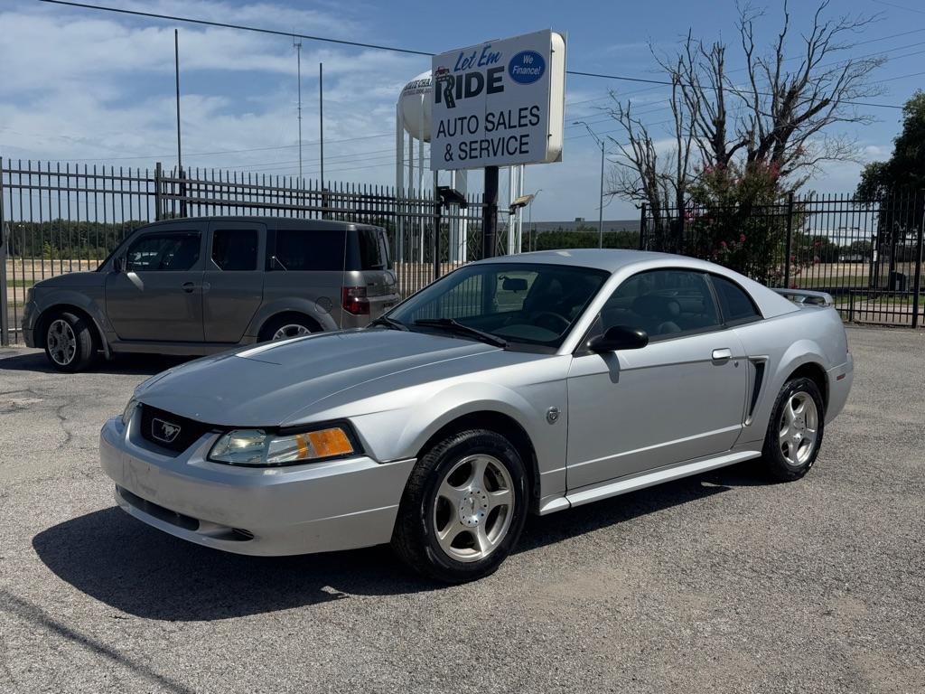 photo of 2004 FORD MUSTANG 