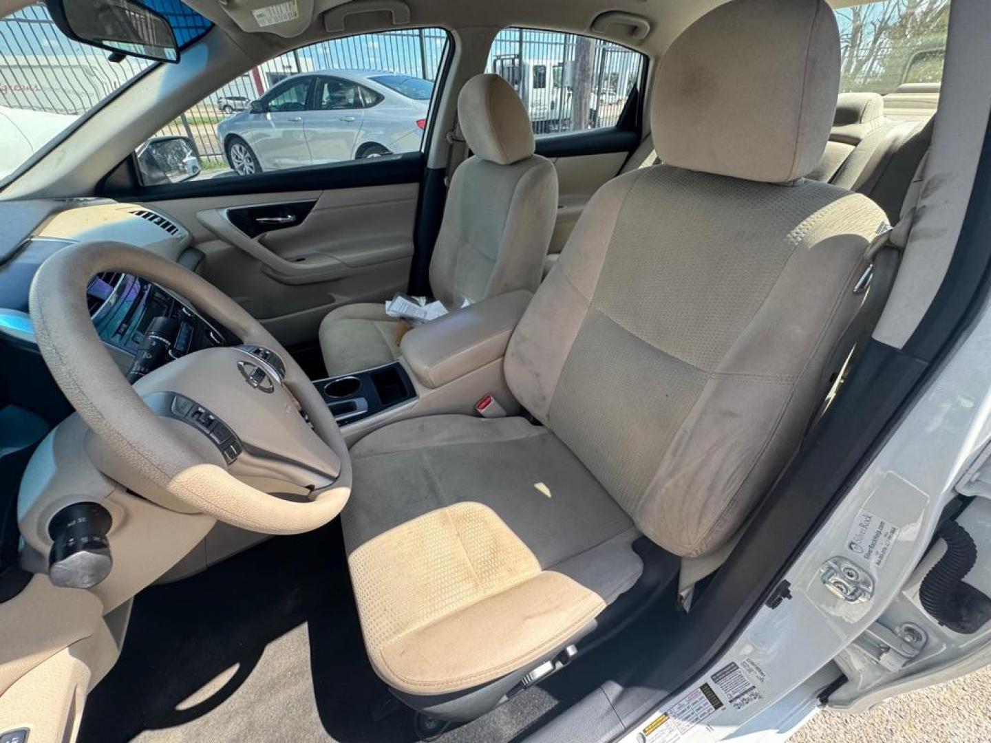 2015 WHITE NISSAN ALTIMA 2.5 (1N4AL3APXFN) with an 2.5L engine, Continuously Variable transmission, located at 1507 S Hwy 67, Cedar Hill, TX, 75104, (972) 293-1833, 32.556370, -96.973297 - Photo#5
