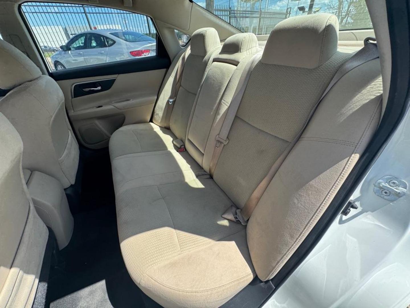 2015 WHITE NISSAN ALTIMA 2.5 (1N4AL3APXFN) with an 2.5L engine, Continuously Variable transmission, located at 1507 S Hwy 67, Cedar Hill, TX, 75104, (972) 293-1833, 32.556370, -96.973297 - Photo#6
