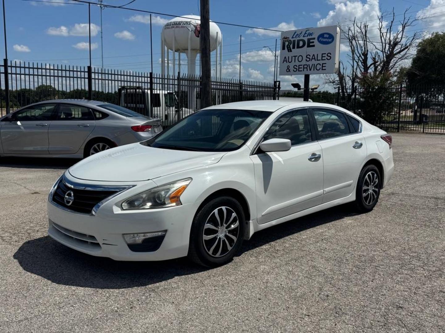 2015 WHITE NISSAN ALTIMA 2.5 (1N4AL3APXFN) with an 2.5L engine, Continuously Variable transmission, located at 1507 S Hwy 67, Cedar Hill, TX, 75104, (972) 293-1833, 32.556370, -96.973297 - Photo#7
