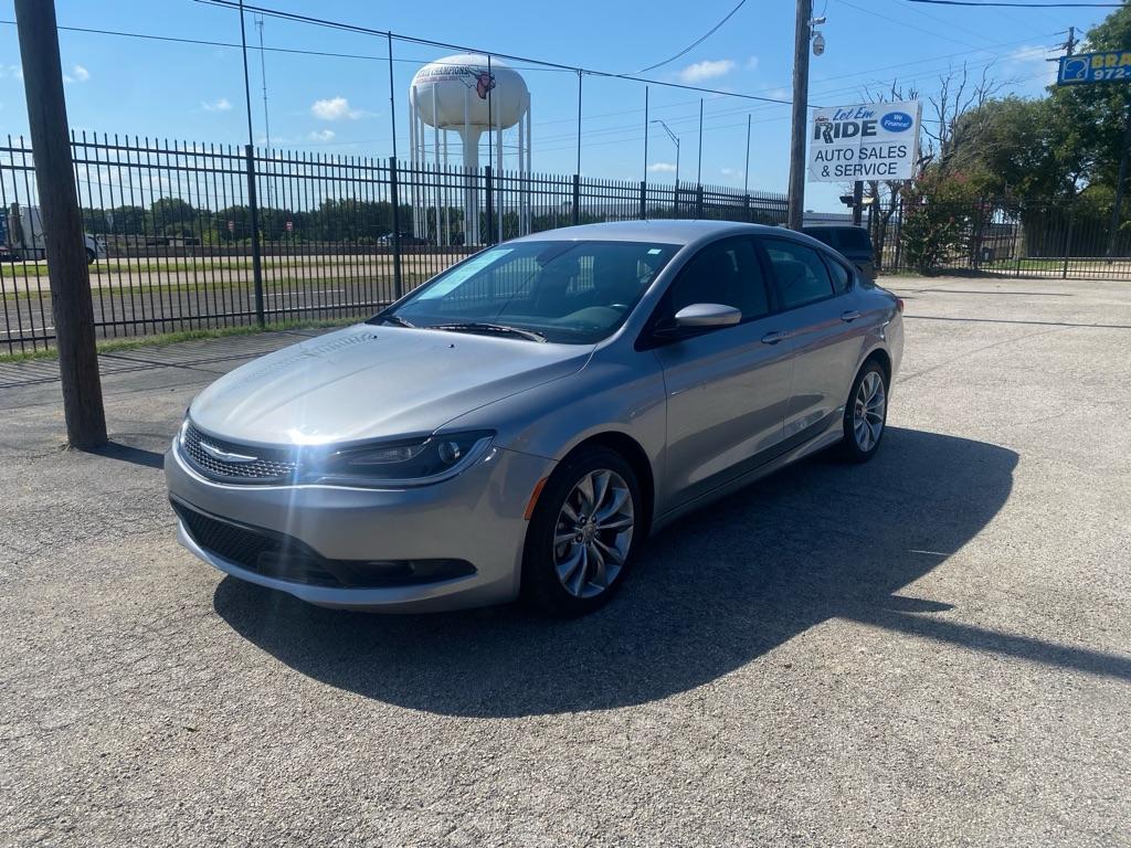 photo of 2015 CHRYSLER 200 S