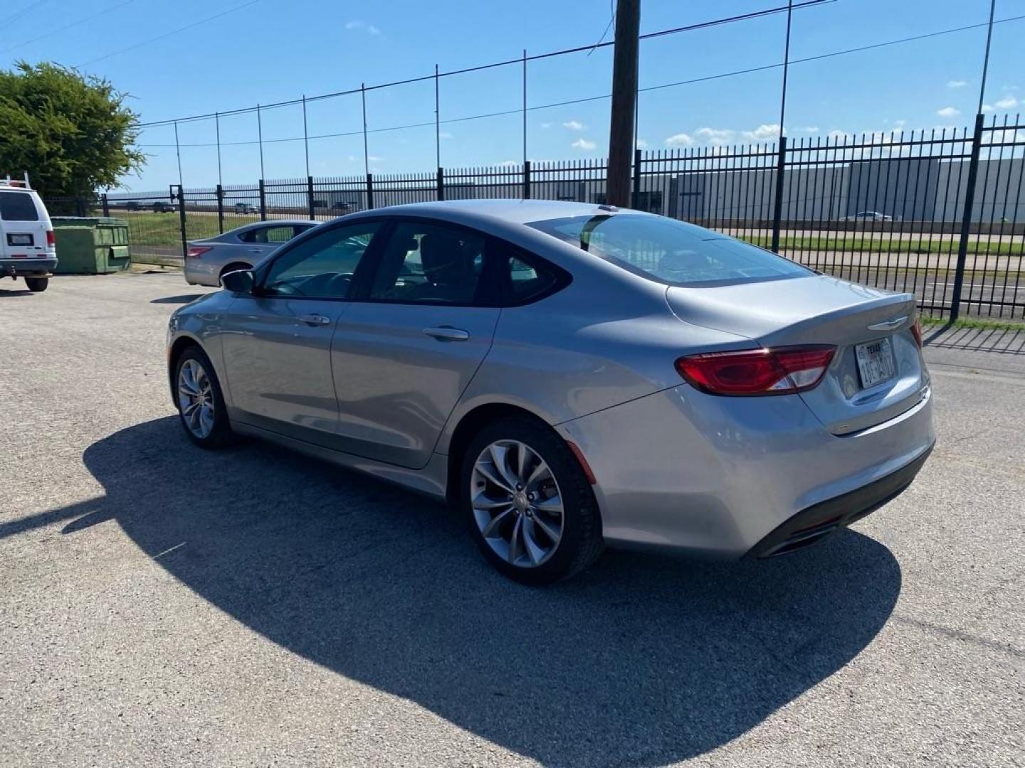2015 SILVER CHRYSLER 200 S (1C3CCCBB1FN) with an 2.4L engine, Automatic transmission, located at 1507 S Hwy 67, Cedar Hill, TX, 75104, (972) 293-1833, 32.556370, -96.973297 - Photo#3