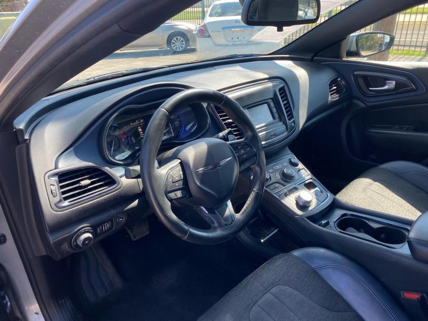 2015 SILVER CHRYSLER 200 S (1C3CCCBB1FN) with an 2.4L engine, Automatic transmission, located at 1507 S Hwy 67, Cedar Hill, TX, 75104, (972) 293-1833, 32.556370, -96.973297 - Photo#4