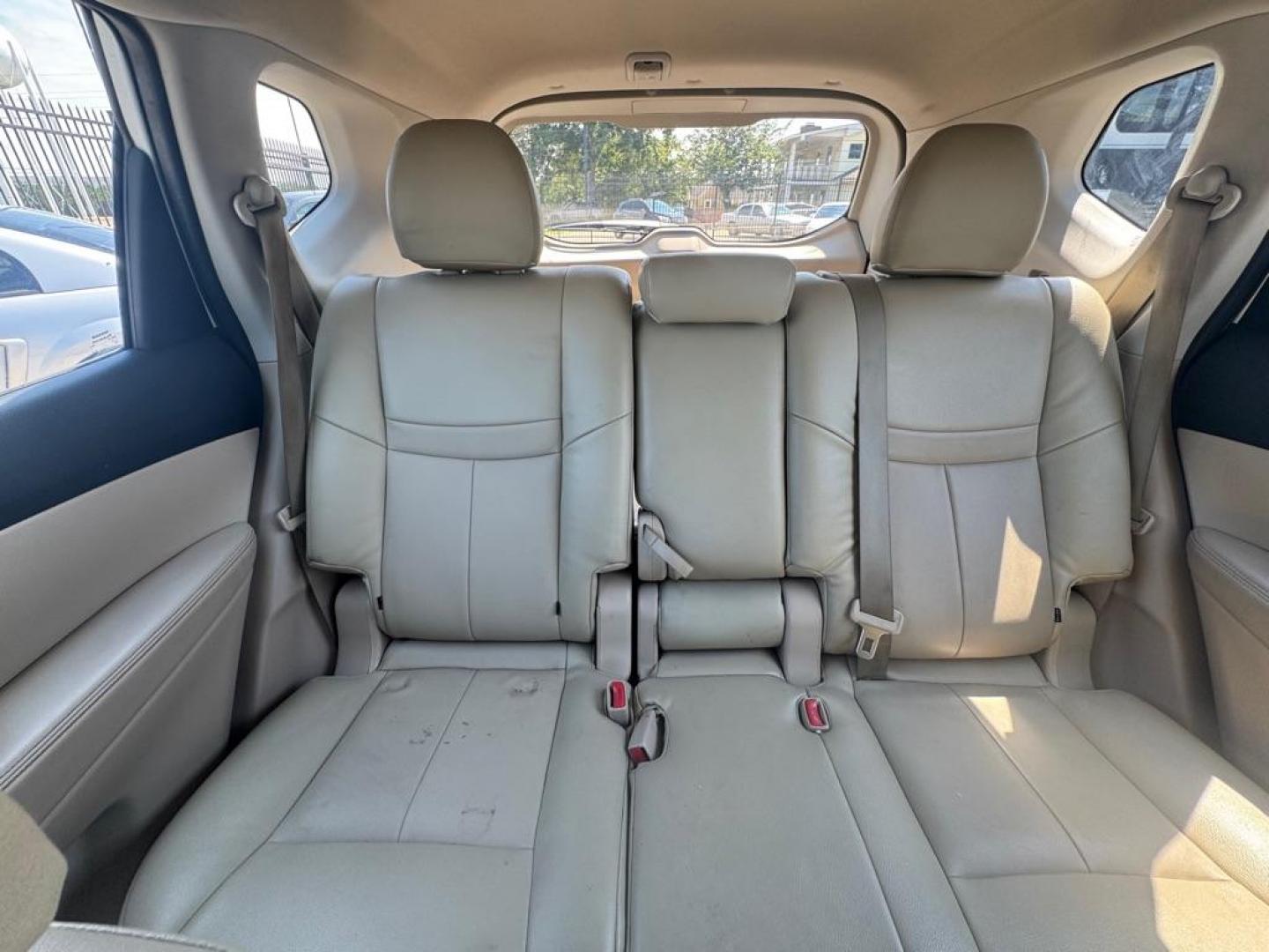 2015 WHITE NISSAN ROGUE S (5N1AT2MV0FC) with an 2.5L engine, Continuously Variable transmission, located at 1507 S Hwy 67, Cedar Hill, TX, 75104, (972) 293-1833, 32.556370, -96.973297 - Photo#6