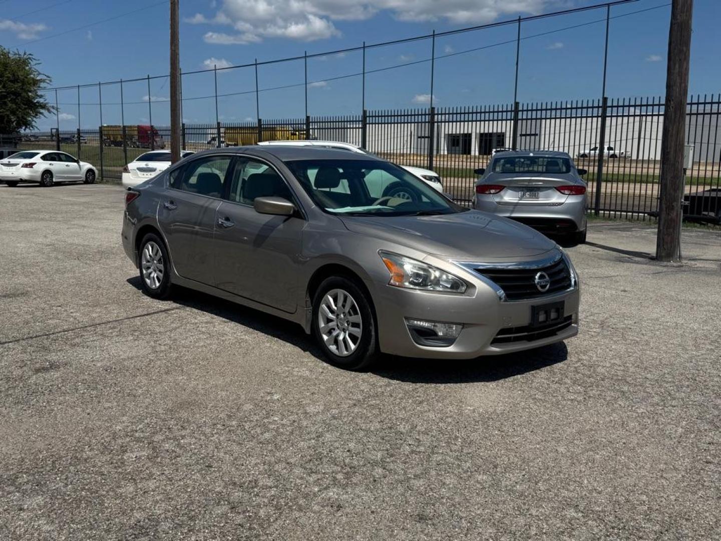 2015 TAN NISSAN ALTIMA 2.5 (1N4AL3AP7FC) with an 2.5L engine, Continuously Variable transmission, located at 1507 S Hwy 67, Cedar Hill, TX, 75104, (972) 293-1833, 32.556370, -96.973297 - Photo#1