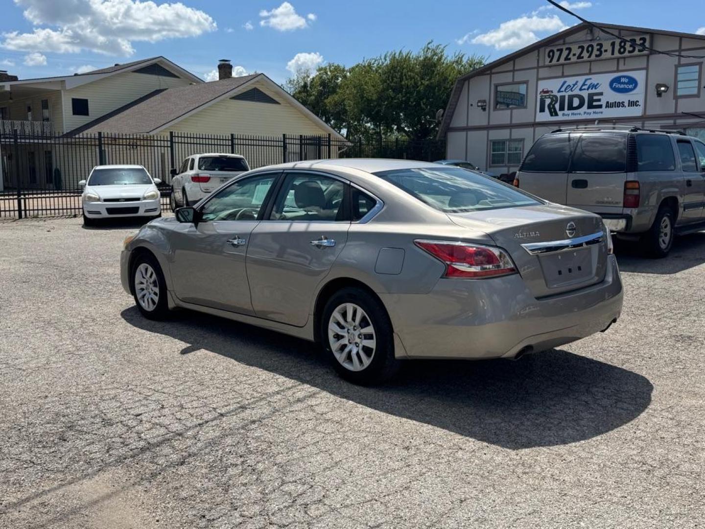 2015 TAN NISSAN ALTIMA 2.5 (1N4AL3AP7FC) with an 2.5L engine, Continuously Variable transmission, located at 1507 S Hwy 67, Cedar Hill, TX, 75104, (972) 293-1833, 32.556370, -96.973297 - Photo#3