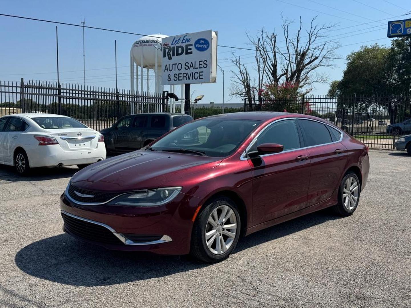 2015 MAROON CHRYSLER 200 LIMITED (1C3CCCAB4FN) with an 2.4L engine, Automatic transmission, located at 1507 S Hwy 67, Cedar Hill, TX, 75104, (972) 293-1833, 32.556370, -96.973297 - Photo#0