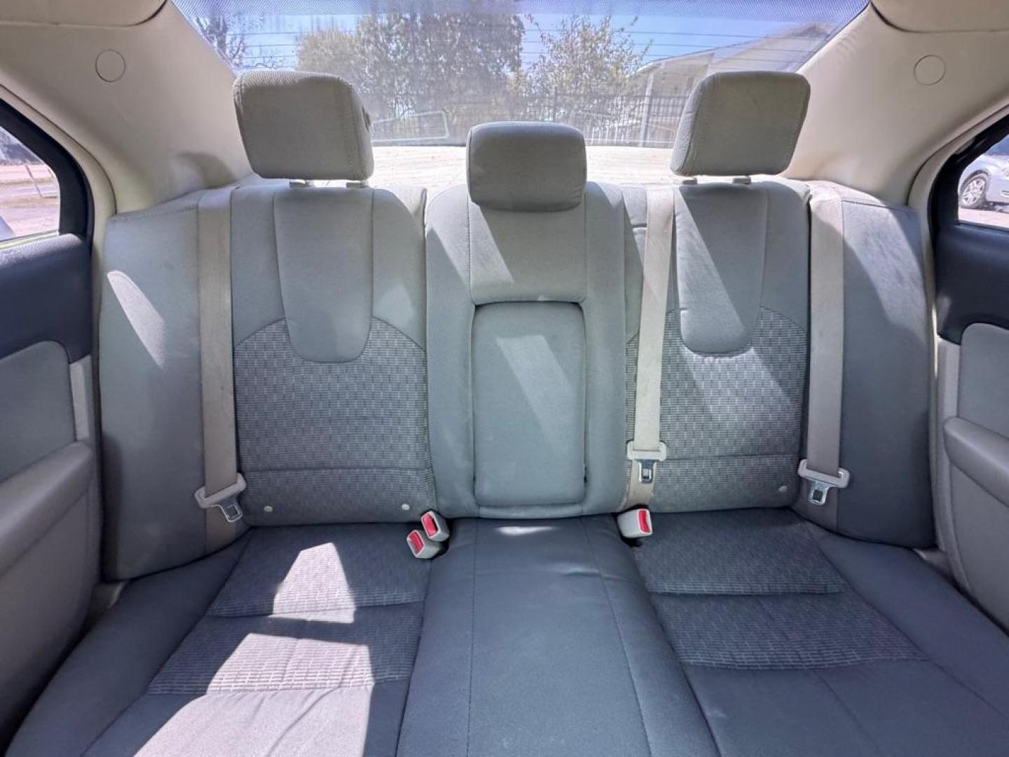 2012 WHITE FORD FUSION S (3FAHP0GA2CR) with an 2.5L engine, Automatic transmission, located at 1507 S Hwy 67, Cedar Hill, TX, 75104, (972) 293-1833, 32.556370, -96.973297 - Photo#6