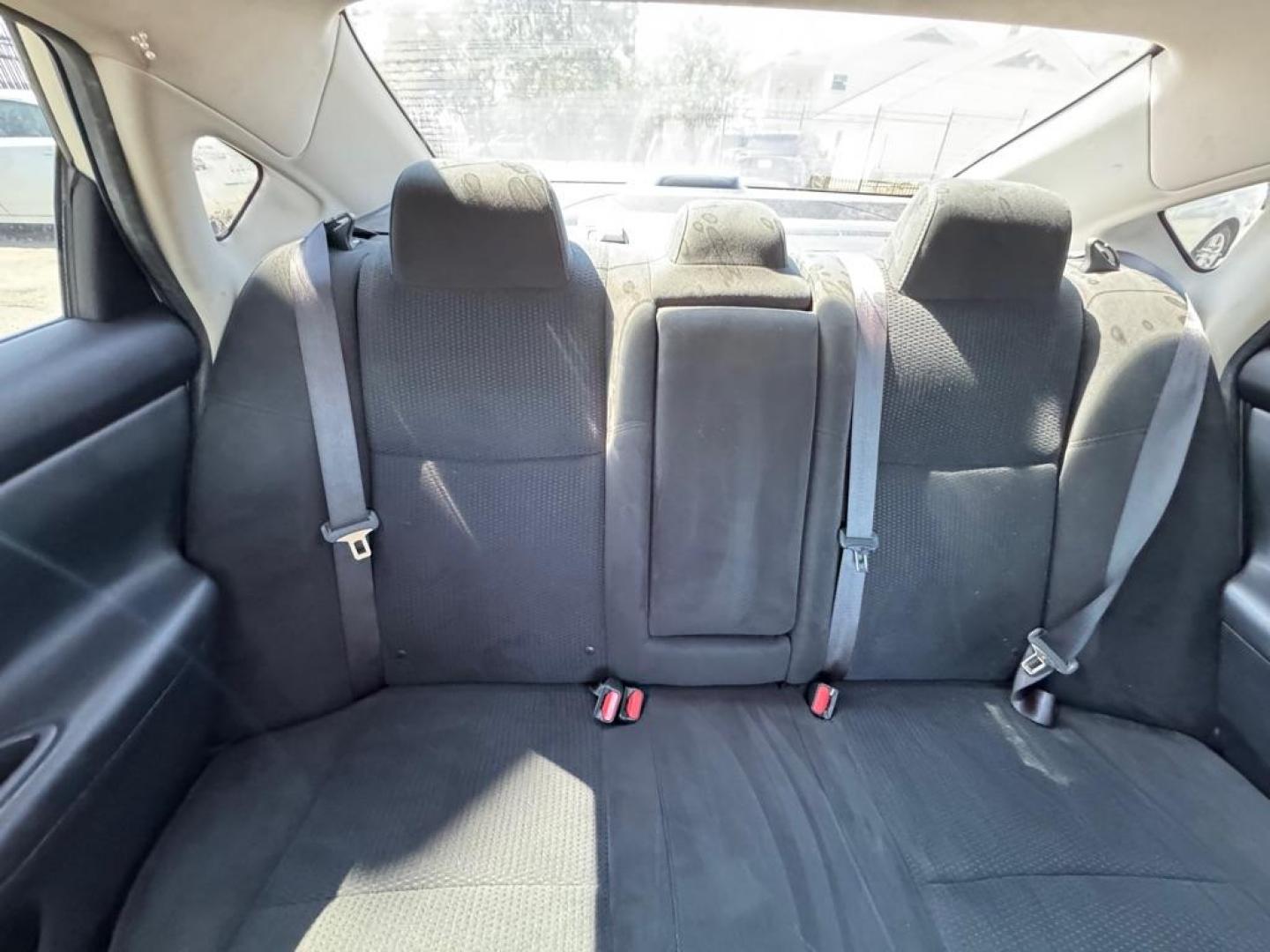 2015 SILVER NISSAN ALTIMA 2.5 (1N4AL3APXFC) with an 2.5L engine, Continuously Variable transmission, located at 1507 S Hwy 67, Cedar Hill, TX, 75104, (972) 293-1833, 32.556370, -96.973297 - Photo#6
