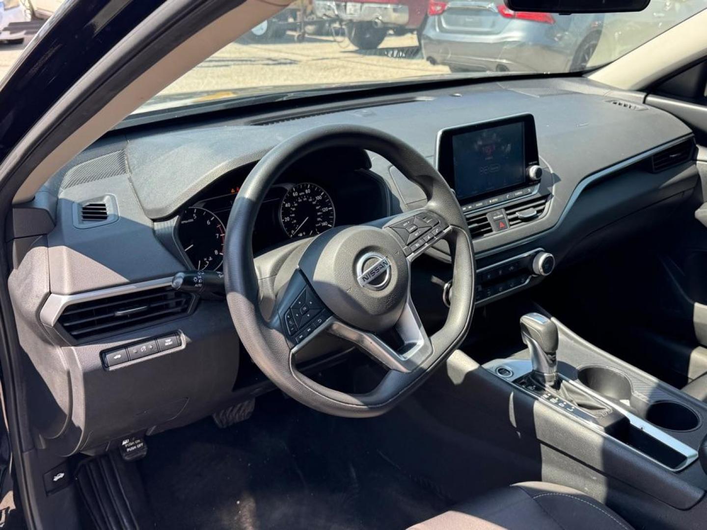 2020 BLACK NISSAN ALTIMA S (1N4BL4BVXLC) with an 2.5L engine, Continuously Variable transmission, located at 1507 S Hwy 67, Cedar Hill, TX, 75104, (972) 293-1833, 32.556370, -96.973297 - Photo#4