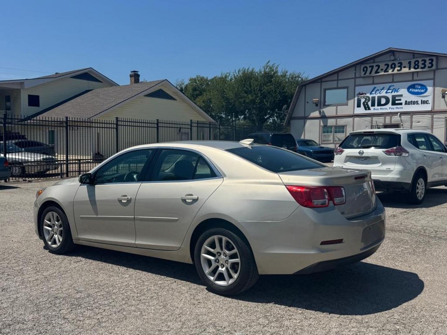 2015 BEIGE CHEVROLET MALIBU 1LT (1G11C5SL1FF) with an 2.5L engine, Automatic transmission, located at 1507 S Hwy 67, Cedar Hill, TX, 75104, (972) 293-1833, 32.556370, -96.973297 - Photo#2