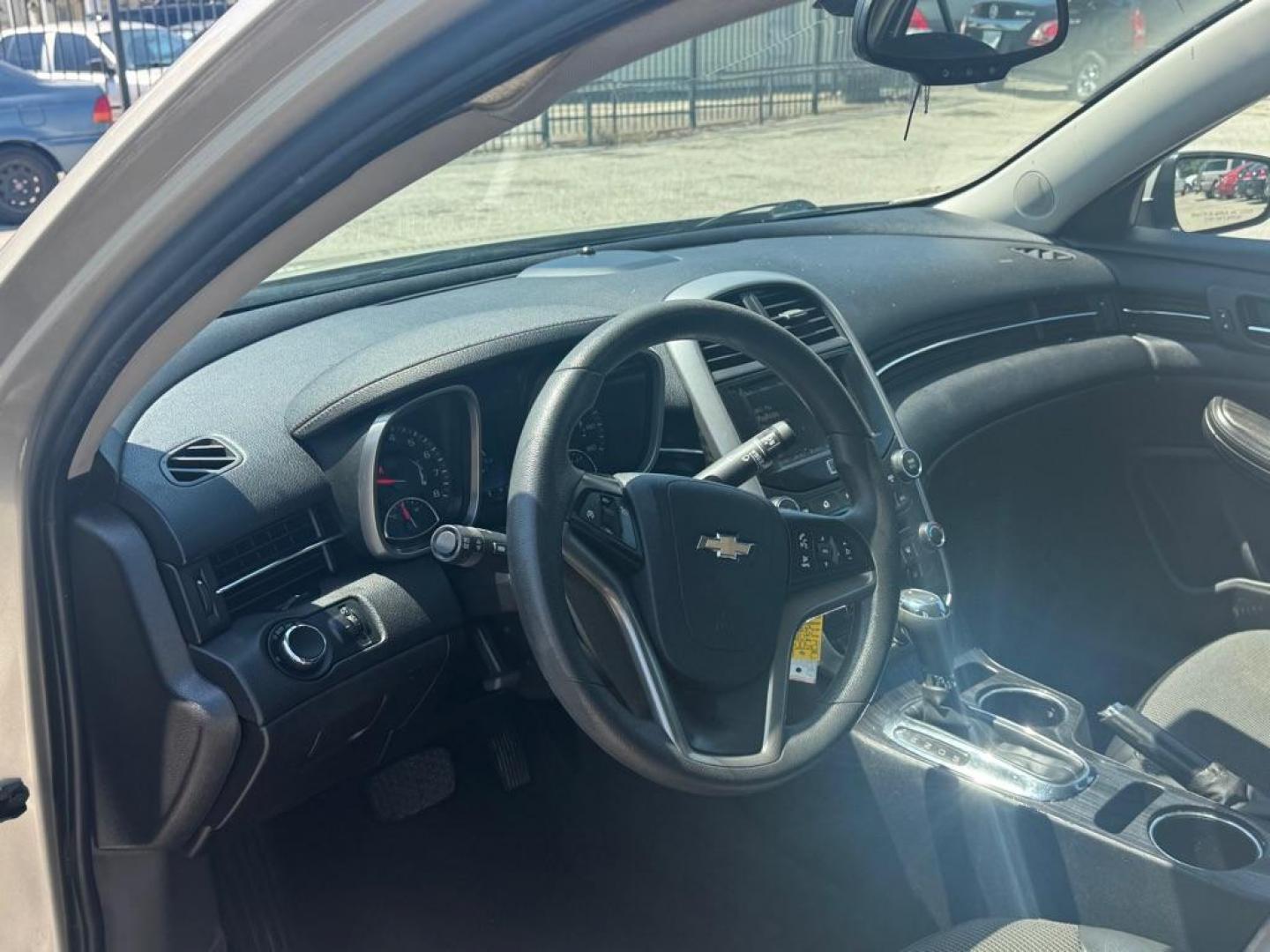 2015 BEIGE CHEVROLET MALIBU 1LT (1G11C5SL1FF) with an 2.5L engine, Automatic transmission, located at 1507 S Hwy 67, Cedar Hill, TX, 75104, (972) 293-1833, 32.556370, -96.973297 - Photo#4