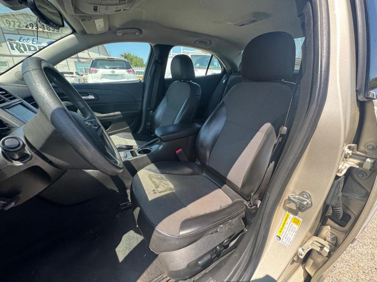 2015 BEIGE CHEVROLET MALIBU 1LT (1G11C5SL1FF) with an 2.5L engine, Automatic transmission, located at 1507 S Hwy 67, Cedar Hill, TX, 75104, (972) 293-1833, 32.556370, -96.973297 - Photo#5