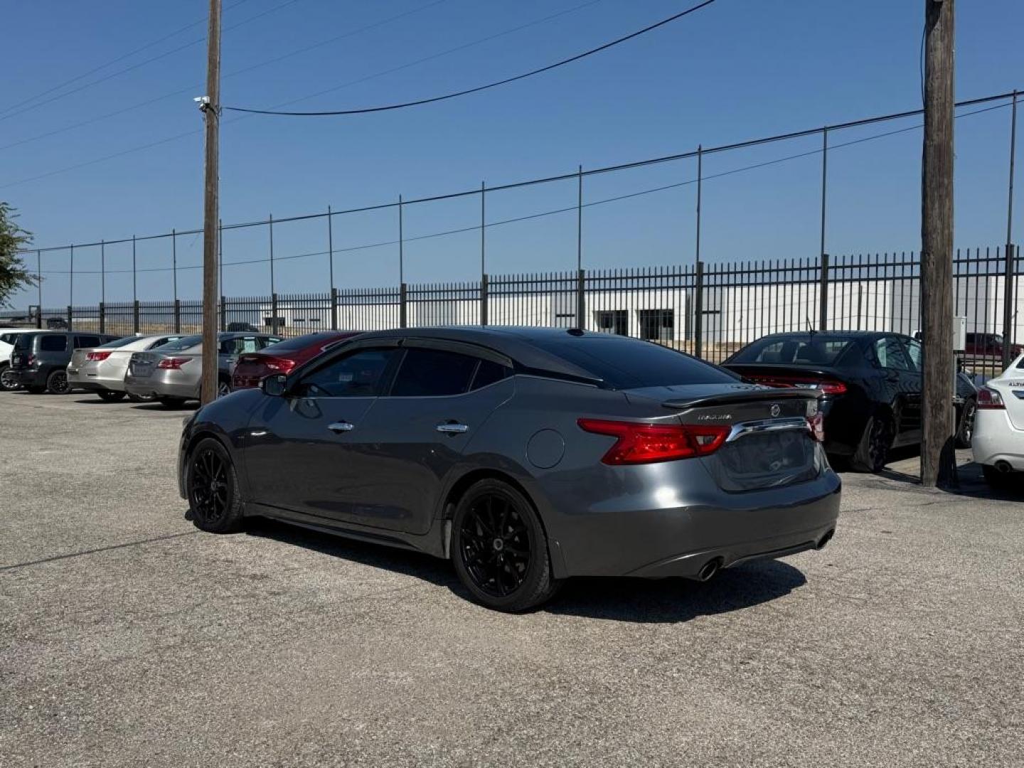 2017 GRAY NISSAN MAXIMA 3.5S (1N4AA6APXHC) with an 3.5L engine, Continuously Variable transmission, located at 1507 S Hwy 67, Cedar Hill, TX, 75104, (972) 293-1833, 32.556370, -96.973297 - Photo#3