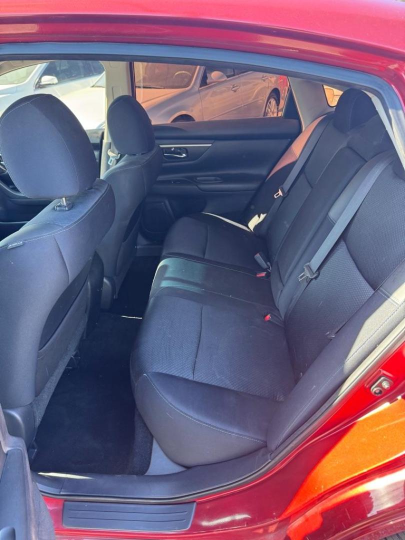 2016 NISSAN ALTIMA 2.5 (1N4AL3AP7GC) with an 2.5L engine, Continuously Variable transmission, located at 1507 S Hwy 67, Cedar Hill, TX, 75104, (972) 293-1833, 32.556370, -96.973297 - Photo#5