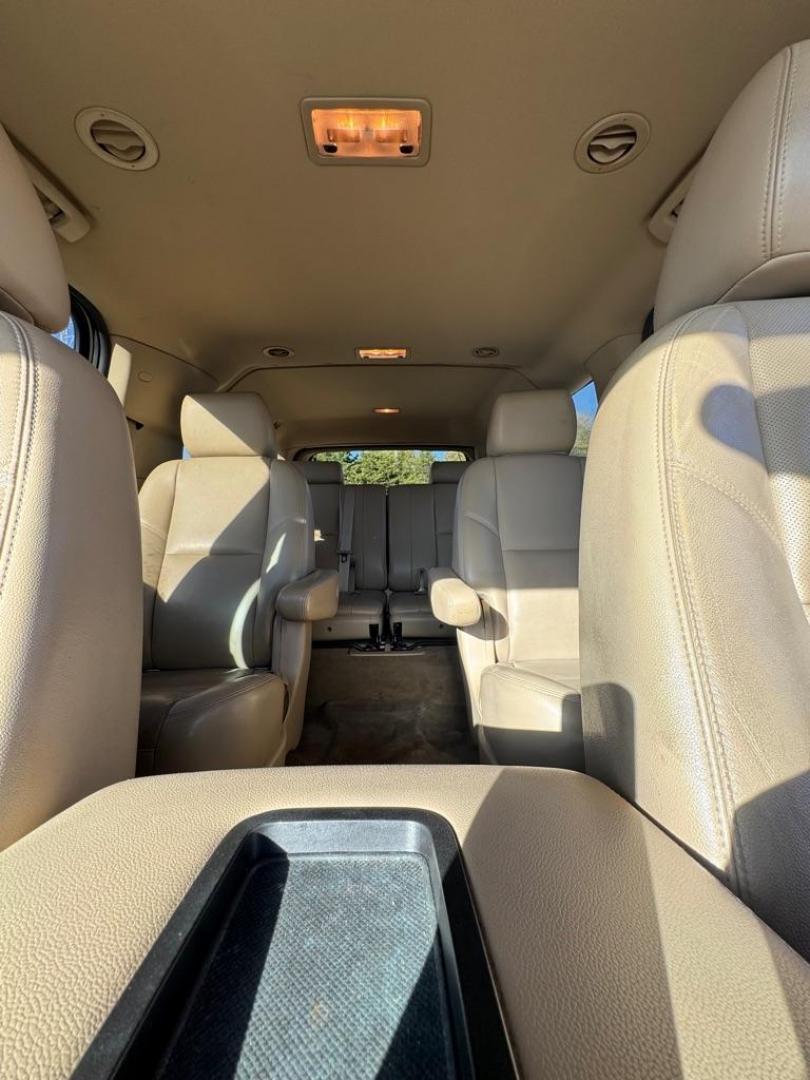 2013 CHEVROLET SUBURBAN 1500 LTZ (1GNSCKE0XDR) with an 5.3L engine, Automatic transmission, located at 1507 S Hwy 67, Cedar Hill, TX, 75104, (972) 293-1833, 32.556370, -96.973297 - Photo#7