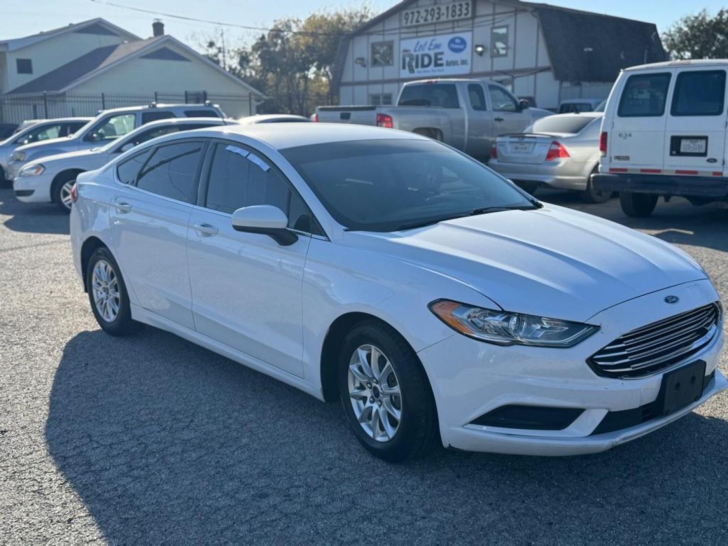 2017 WHITE FORD FUSION S (3FA6P0G77HR) with an 2.5L engine, Automatic transmission, located at 1507 S Hwy 67, Cedar Hill, TX, 75104, (972) 293-1833, 32.556370, -96.973297 - Photo#1