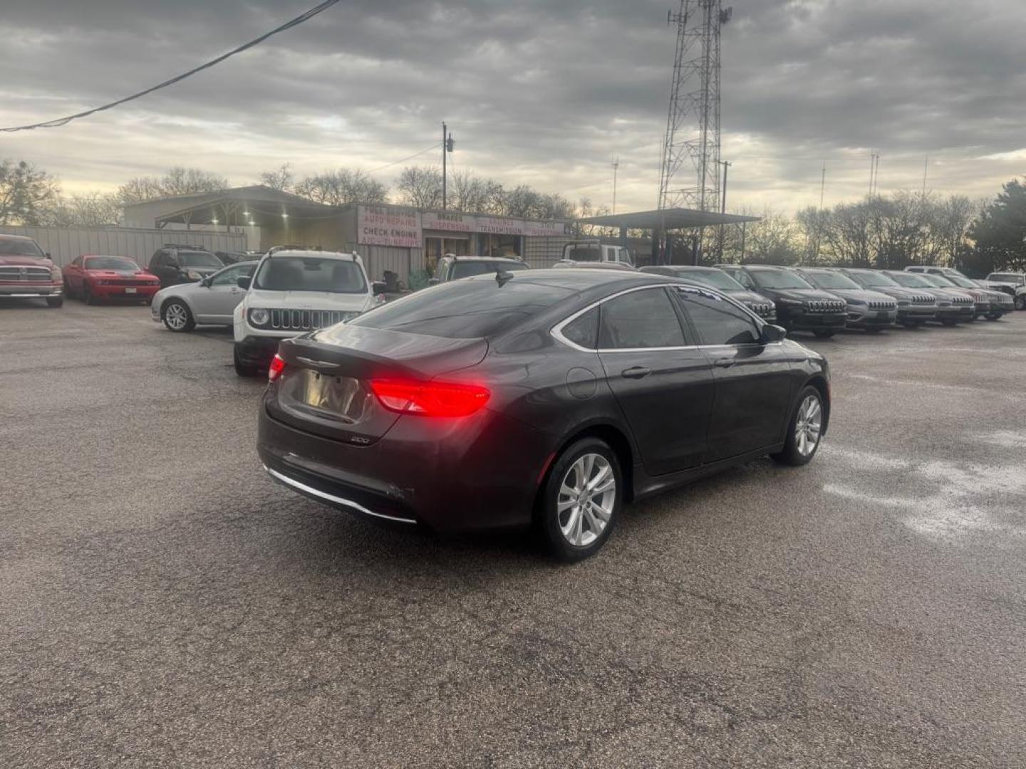 2015 GRAY CHRYSLER 200 LIMITED (1C3CCCAB8FN) with an 2.4L engine, Automatic transmission, located at 1507 S Hwy 67, Cedar Hill, TX, 75104, (972) 293-1833, 32.556370, -96.973297 - Photo#2