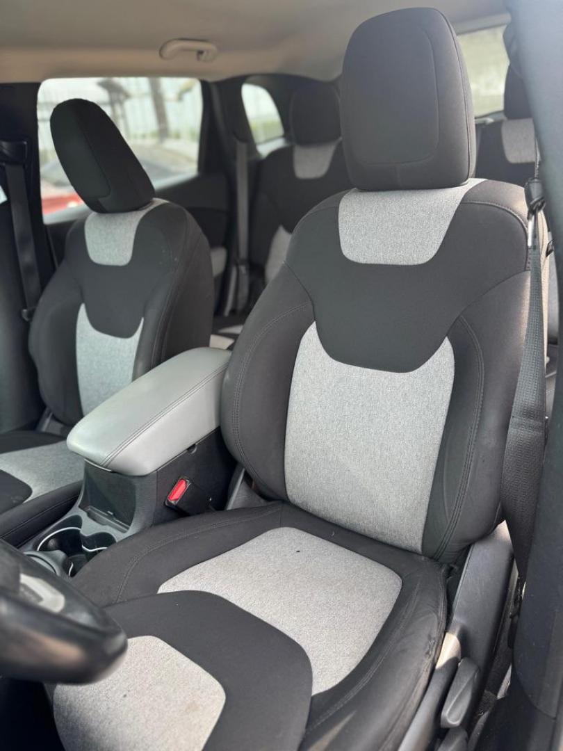 2014 BLACK JEEP CHEROKEE LATITUDE (1C4PJMCB3EW) with an 2.4L engine, Automatic transmission, located at 1507 S Hwy 67, Cedar Hill, TX, 75104, (972) 293-1833, 32.556370, -96.973297 - Photo#7