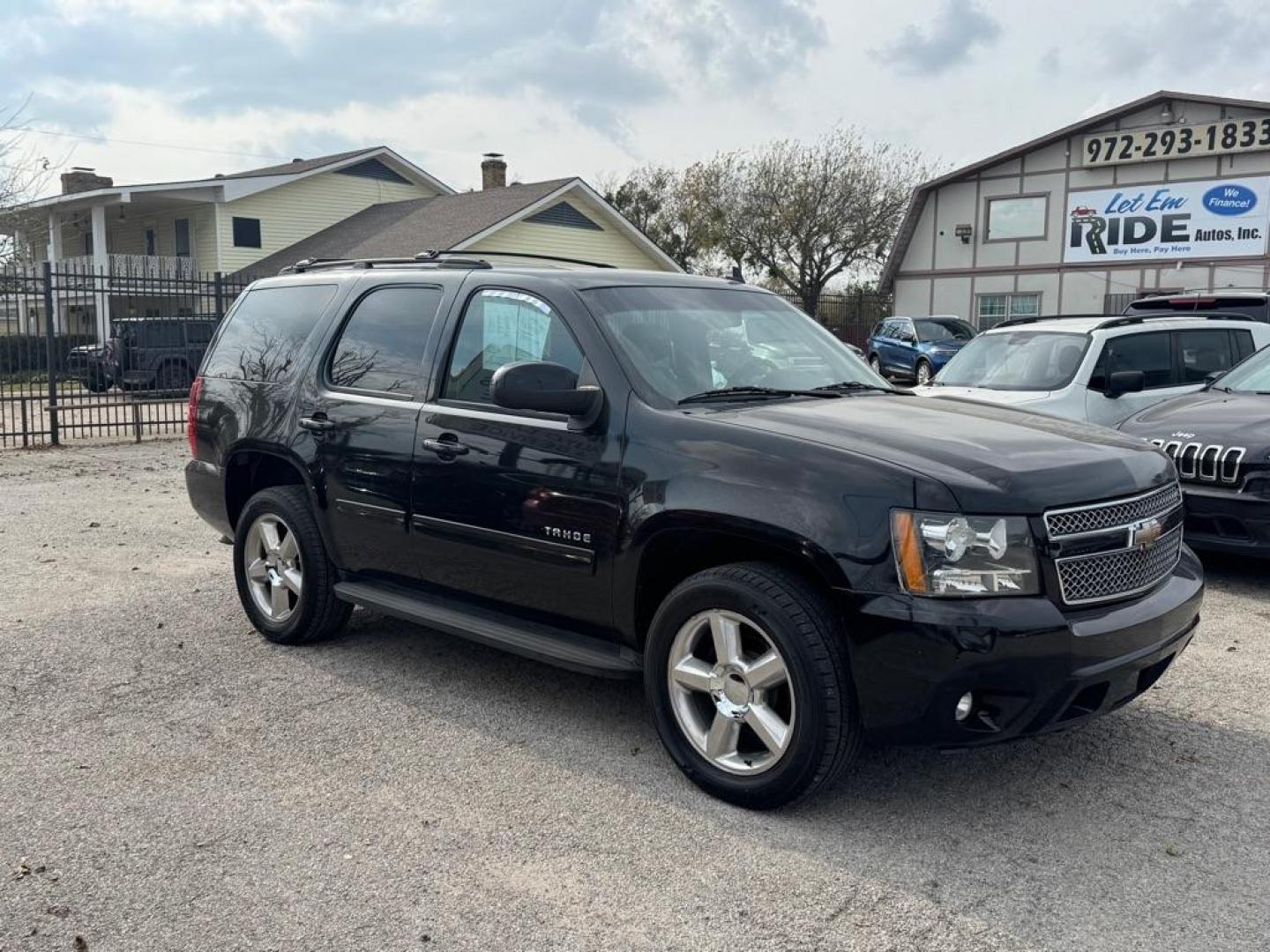2011 BLACK CHEVROLET TAHOE 1500 LT (1GNSKBE07BR) with an 5.3L engine, Automatic transmission, located at 1507 S Hwy 67, Cedar Hill, TX, 75104, (972) 293-1833, 32.556370, -96.973297 - Photo#3