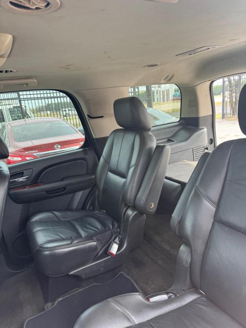 2011 BLACK CHEVROLET TAHOE 1500 LT (1GNSKBE07BR) with an 5.3L engine, Automatic transmission, located at 1507 S Hwy 67, Cedar Hill, TX, 75104, (972) 293-1833, 32.556370, -96.973297 - Photo#7