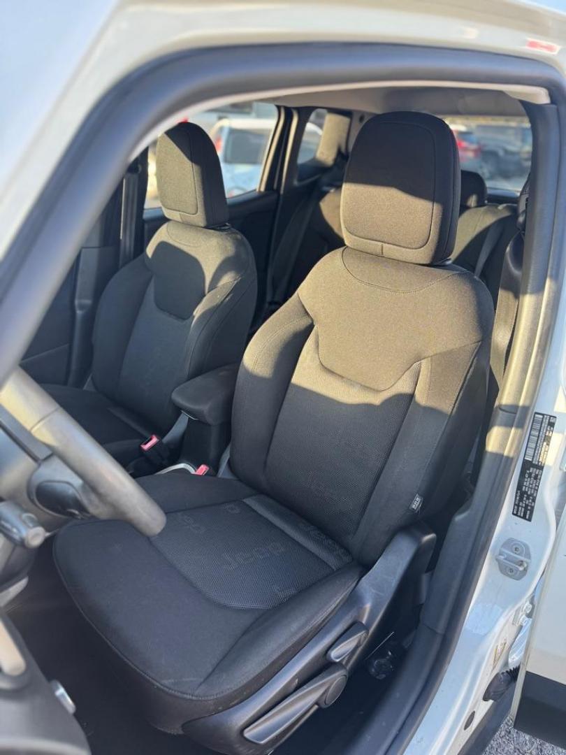 2016 WHITE JEEP RENEGADE SPORT (ZACCJAAT8GP) with an 2.4L engine, Automatic transmission, located at 1507 S Hwy 67, Cedar Hill, TX, 75104, (972) 293-1833, 32.556370, -96.973297 - Photo#5