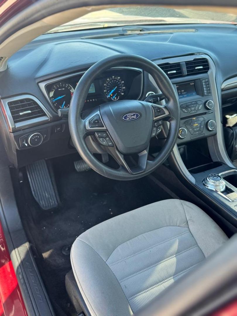 2017 RED FORD FUSION S (3FA6P0G70HR) with an 2.5L engine, Automatic transmission, located at 1507 S Hwy 67, Cedar Hill, TX, 75104, (972) 293-1833, 32.556370, -96.973297 - Photo#4