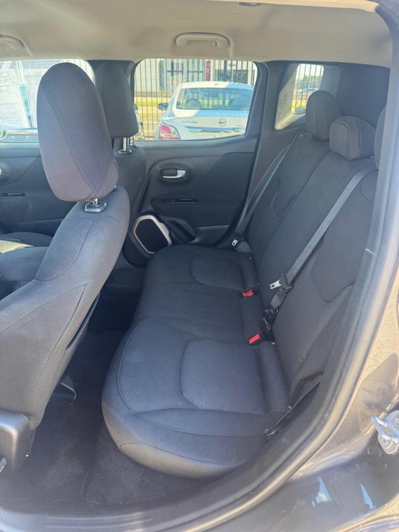 2017 GRAY JEEP RENEGADE LATITUDE (ZACCJBBB1HP) with an 2.4L engine, Automatic transmission, located at 1507 S Hwy 67, Cedar Hill, TX, 75104, (972) 293-1833, 32.556370, -96.973297 - Photo#7