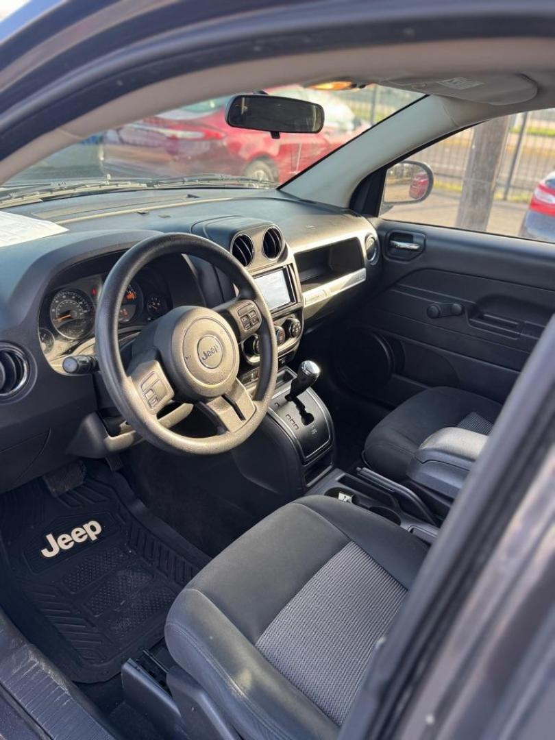 2014 GRAY JEEP COMPASS SPORT (1C4NJCBB1ED) with an 2.4L engine, Continuously Variable transmission, located at 1507 S Hwy 67, Cedar Hill, TX, 75104, (972) 293-1833, 32.556370, -96.973297 - Photo#5