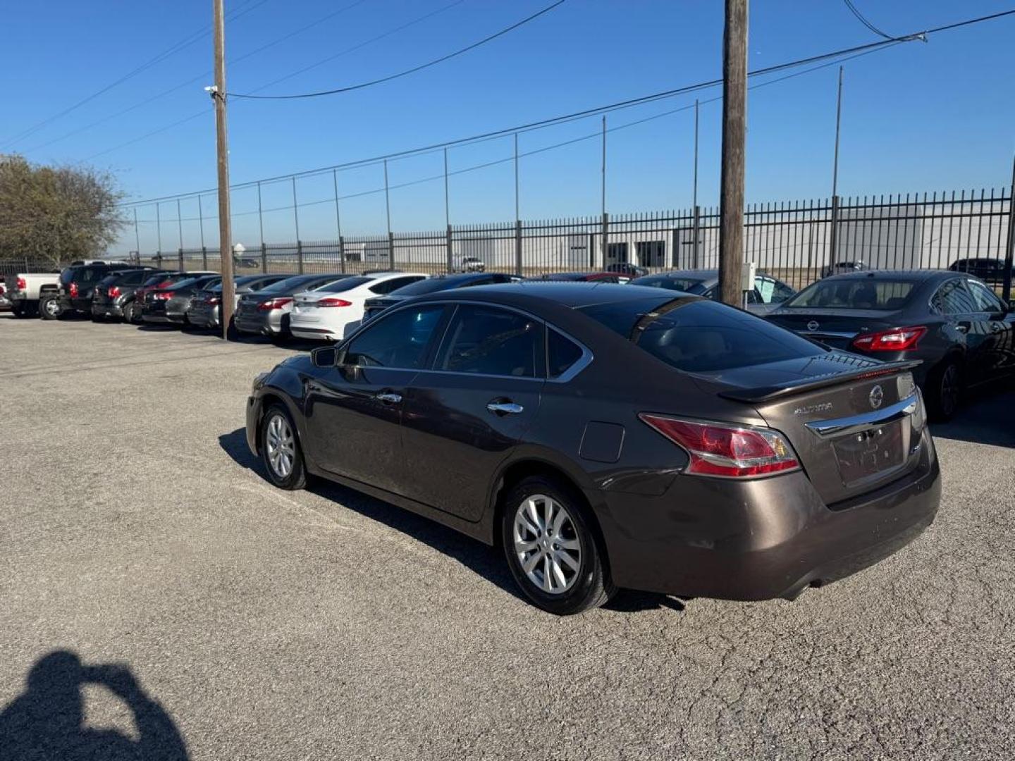 2014 BROWN NISSAN ALTIMA 2.5 (1N4AL3AP8EC) with an 2.5L engine, Continuously Variable transmission, located at 1507 S Hwy 67, Cedar Hill, TX, 75104, (972) 293-1833, 32.556370, -96.973297 - Photo#9